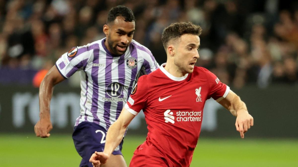 Diogo Jota evades his marker in Europa League action